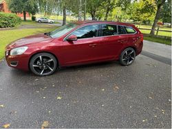 Röd Begagnad 2012 Volvo V60 Momentum Kombi | 60 000 kr (Marknadspris)