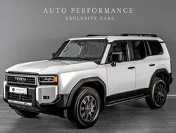 Svart (sandfärgad) Ny 2024 Toyota Land Cruiser Executive SUV | 1 099 900 kr (Dyr)