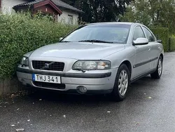 Grå Begagnad 2002 Volvo S60 Business Edition Sedan | 15 000 kr (Superpris)