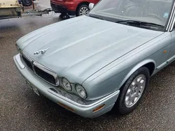 Blå Begagnad 2000 Jaguar XJ Sedan | 46 000 kr