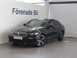 Svart Begagnad 2024 BMW 330e M Sport Sedan | 489 000 kr (Superpris)
