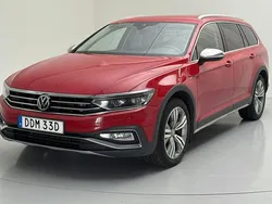 Röd Begagnad 2020 VW Passat Business Sedan | 264 800 kr (Marknadspris)