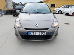 Ljusbrun (brun) Begagnad 2010 Renault Clio R.S. Halvkombi | 29 900 kr (Marknadspris)