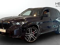 Svart (black) Begagnad 2025 BMW X5 M Sport SUV | 1 048 700 kr