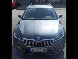 Grå Begagnad 2020 Skoda Superb Business Line Kombi | 315 000 kr (Marknadspris)