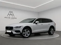 Vit Begagnad 2020 Volvo V60 CC Kombi | 254 900 kr (Marknadspris)