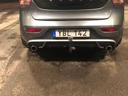 Osmium grå metallic Begagnad 2016 Volvo V40 R-Design Halvkombi | 135 000 kr