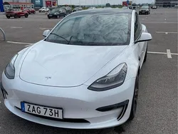 Vit Begagnad 2021 Tesla Model 3 Performance Sedan | 289 000 kr (Superpris)