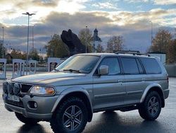 Grå Begagnad 2005 Mitsubishi Pajero SUV | 79 000 kr
