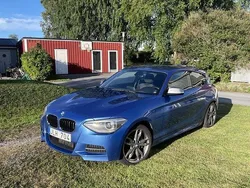 Blå Begagnad 2013 BMW M135 Halvkombi | 229 900 kr (Marknadspris)