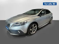 Silver Begagnad 2013 Volvo V40 CC Momentum Kombi | 154 900 kr (Marknadspris)
