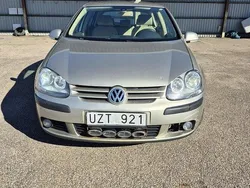Grå Begagnad 2004 VW Golf IV Trendline Halvkombi | 15 000 kr (Bra pris)