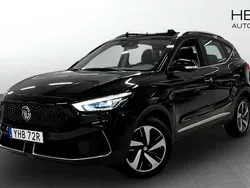 Svart (black) Begagnad 2021 MG ZS Luxury Sedan | 249 900 kr (Bra pris)