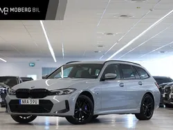 Grå Begagnad 2023 BMW 330e Shadowline Kombi | 399 900 kr (Dyr)