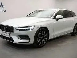 Vit Begagnad 2024 Volvo V60 Core Kombi | 469 900 kr (Lite dyr)