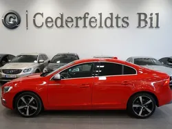 Röd Begagnad 2017 Volvo S60 R-Design Sedan | 199 900 kr (Lite dyr)