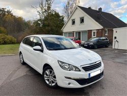 Vit Begagnad 2015 Peugeot 308 Active Kombi | 55 000 kr (Marknadspris)