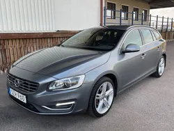 Grå Begagnad 2017 Volvo V60 Summum Kombi | 199 900 kr (Marknadspris)