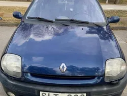 Blå Begagnad 2001 Renault Clio II Halvkombi | 15 000 kr (Marknadspris)