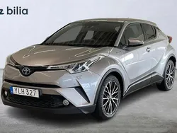 Mörkgrå Begagnad 2017 Toyota C-HR Executive SUV | 189 900 kr (Marknadspris)