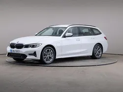 Vit Begagnad 2021 BMW 330e Sport Line Kombi | 295 000 kr (Superpris)