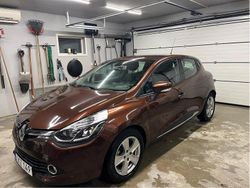Brun Begagnad 2014 Renault Clio IV Halvkombi | 65 000 kr (Marknadspris)