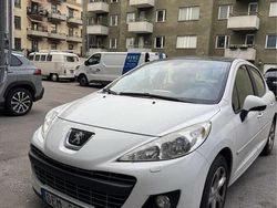 Vit Begagnad 2011 Peugeot 207 Halvkombi | 44 900 kr (Marknadspris)