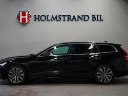 Svart Begagnad 2023 Volvo V60 Core Kombi | 384 900 kr (Lite dyr)