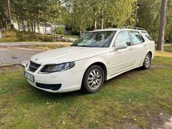 Vit Begagnad 2007 Saab 9-5 Linear Kombi | 26 900 kr (Marknadspris)