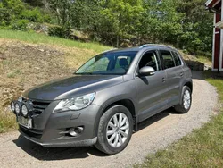 Grå Begagnad 2010 VW Tiguan Sportline SUV | 64 500 kr (Bra pris)