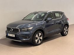 Mörkblå Begagnad 2021 Volvo XC40 Inscription SUV | 349 500 kr (Marknadspris)