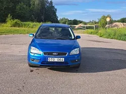 Blå Begagnad 2007 Ford Focus Halvkombi | 12 000 kr