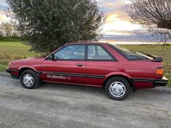 Mörkröd Begagnad 1987 Subaru Leone Sportkupé | 79 500 kr