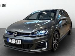 Mörkgrå Begagnad 2017 VW Golf VII GTE Sedan | 239 900 kr (Lite dyr)