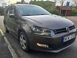 Brun Begagnad 2013 VW Polo Halvkombi | 49 000 kr (Marknadspris)