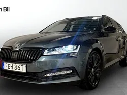 Grå (quartz grey metallic en) Begagnad 2022 Skoda Superb Business Line Kombi | 369 900 kr (Lite dyr)