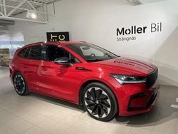 Röd (velvet red metallic) Begagnad 2022 Skoda Enyaq iV SUV | 369 900 kr (Marknadspris)