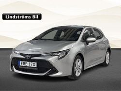 Silver Begagnad 2022 Toyota Corolla Hybrid Active Halvkombi | 229 000 kr (Bra pris)