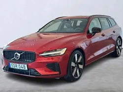Röd Ny 2025 Volvo V60 Plus Kombi | 539 900 kr (Lite dyr)