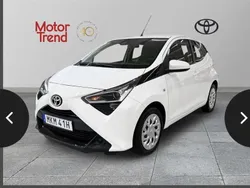 Vit Begagnad 2021 Toyota Aygo X-play Halvkombi | 125 000 kr (Marknadspris)