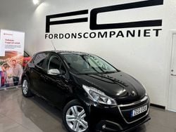 Svart Begagnad 2018 Peugeot 208 Style Halvkombi | 79 900 kr (Bra pris)