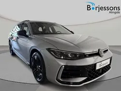 Silver Ny 2025 VW Passat R-line Kombi | 564 900 kr (Marknadspris)