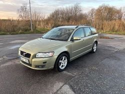 Grön Begagnad 2007 Volvo V50 Momentum Kombi | 34 900 kr (Marknadspris)