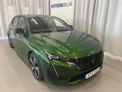 Grön (grönmetallic) Begagnad 2024 Peugeot 308 Halvkombi | 267 900 kr (Lite dyr)