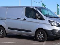 Grå svart Begagnad 2015 Ford Transit Custom Van | 118 900 kr (Superpris)