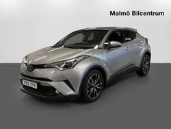 Mörkgrå Begagnad 2017 Toyota C-HR Executive SUV | 209 900 kr (Marknadspris)