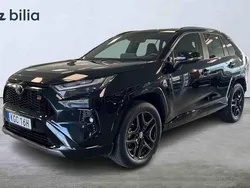 Svart Begagnad 2025 Toyota RAV4 Hybrid SUV | 509 900 kr