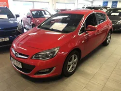 Röd Begagnad 2014 Opel Astra Sport Halvkombi | 73 900 kr (Marknadspris)