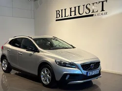 Silver Begagnad 2015 Volvo V40 CC Momentum Kombi | 179 900 kr (Marknadspris)