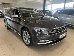 Mörkgrå (mangan grey metallic) Begagnad 2022 VW Passat Alltrack Kombi | 329 900 kr (Bra pris)